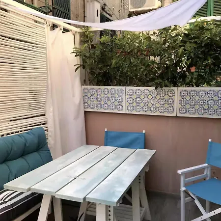 A Quattro Fermate Dal Centro, Δωμάτια σε οικογενειακή κατοικία *